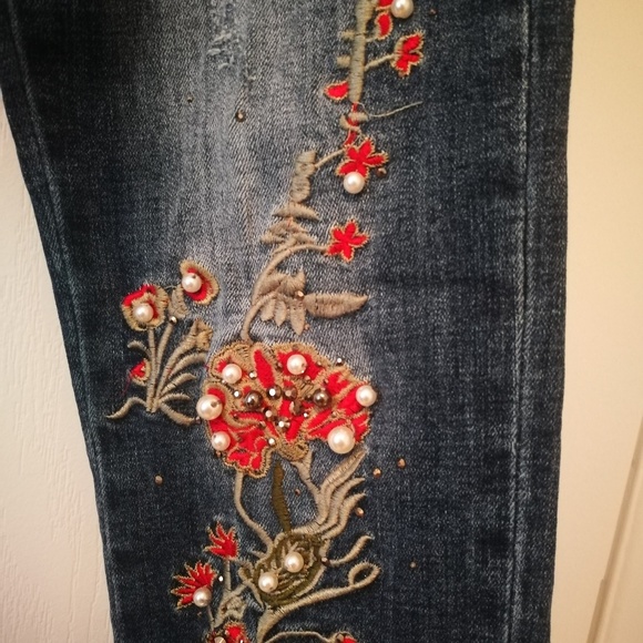 Jeans with Rhinestones - Picture 3 of 4